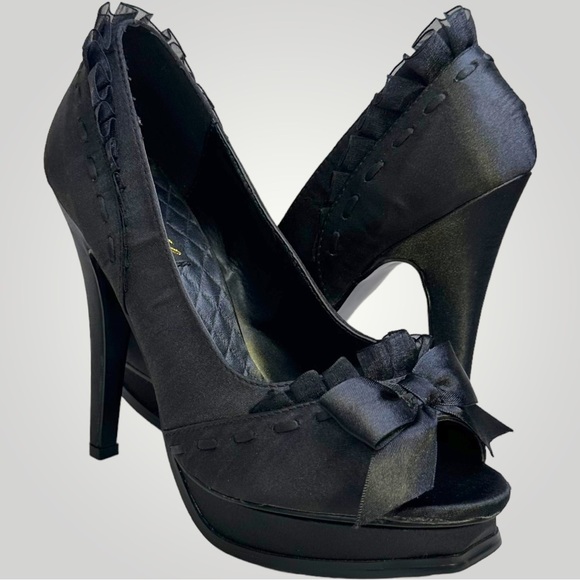 PinUp Couture Black Retro Heels - Picture 6 of 15